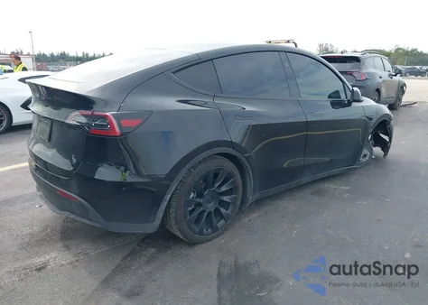 2025 Tesla Model Y Long Range Dual Motor Rear-Wheel Drive from USA, damaged, VIN 7SAYGDED4SA367652